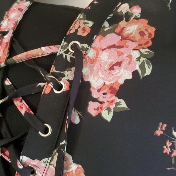 Justify Rose Peasant Blouse, size 3x - Picture 2 of 4